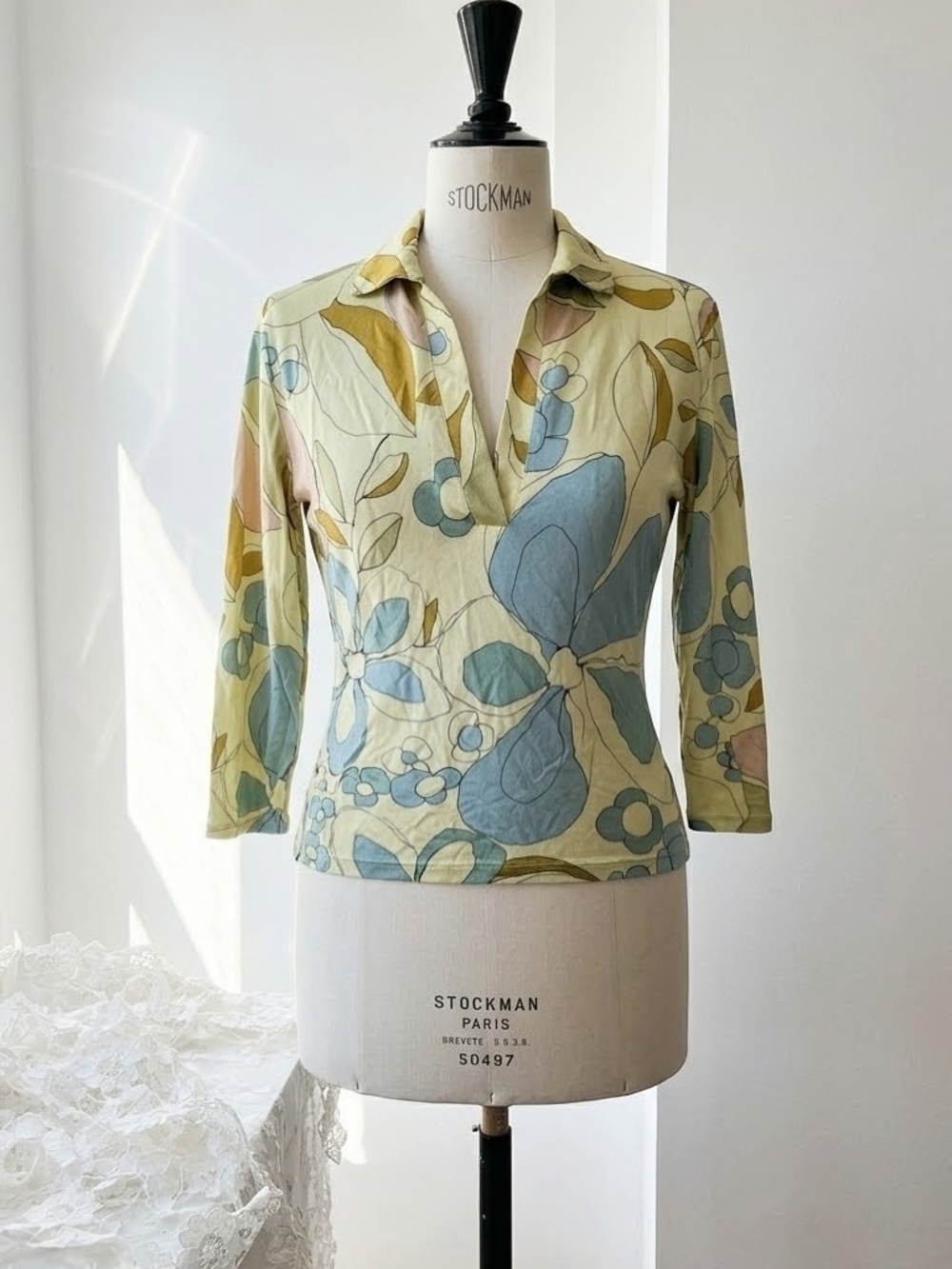 Super Cute Vintage 100% Silk The Limited Pastel Yellow Collared Button-Down
